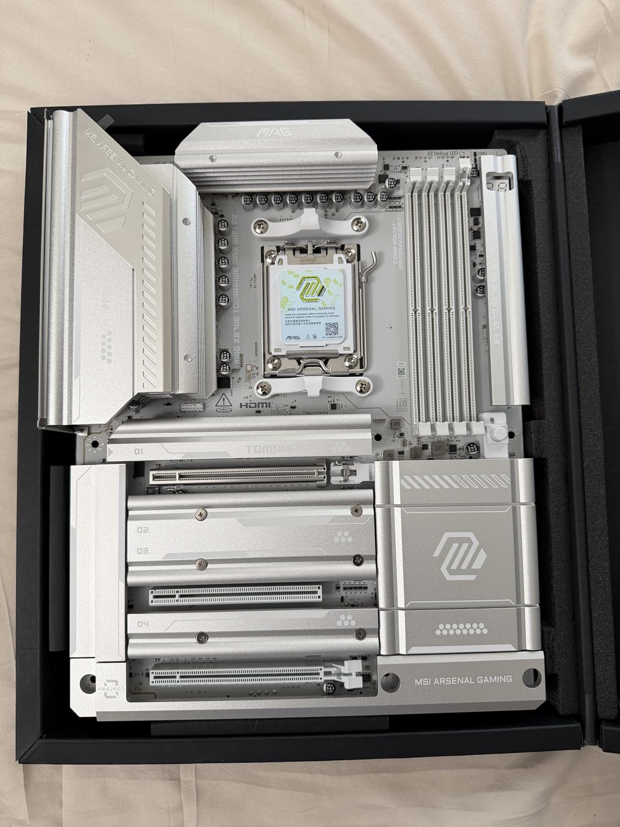 MSI MAG X870E Tomahawk MAX WiFi PZ Motherboard, ATX - Supports AMD Ryzen 9000/8000 / 7000 Processors, AM5 - DDR5 Memory Boost 8400+ MT/s (OC), PCIe 5.0 x16, M.2 Gen5, Wi-Fi 7, 5G LAN - Customer Photo 2