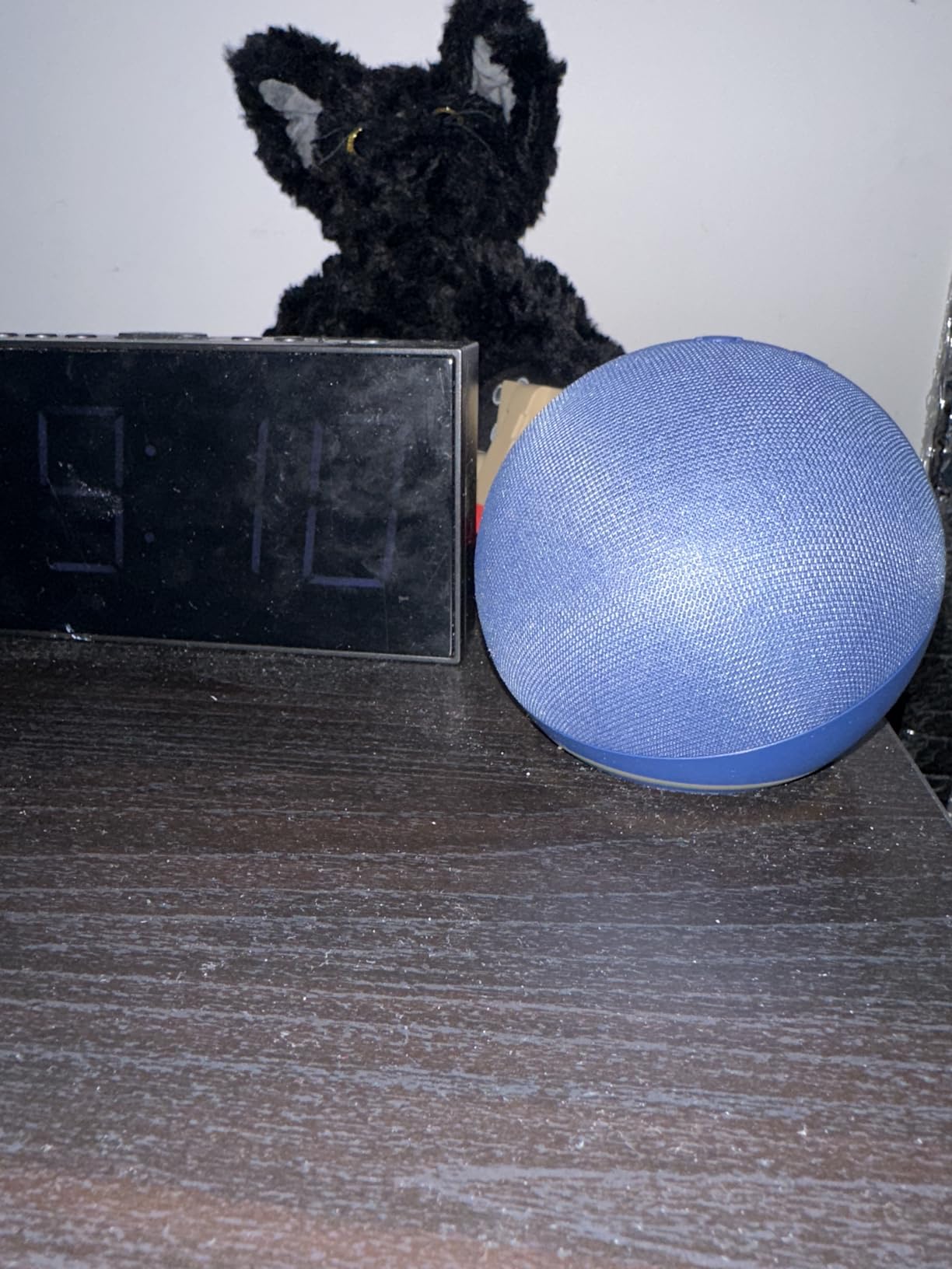 Echo Dot (newest model) - Vibrant sounding speaker, Designed for Alexa+, Great for bedrooms, dining rooms and offices, Charcoal customer photo 1