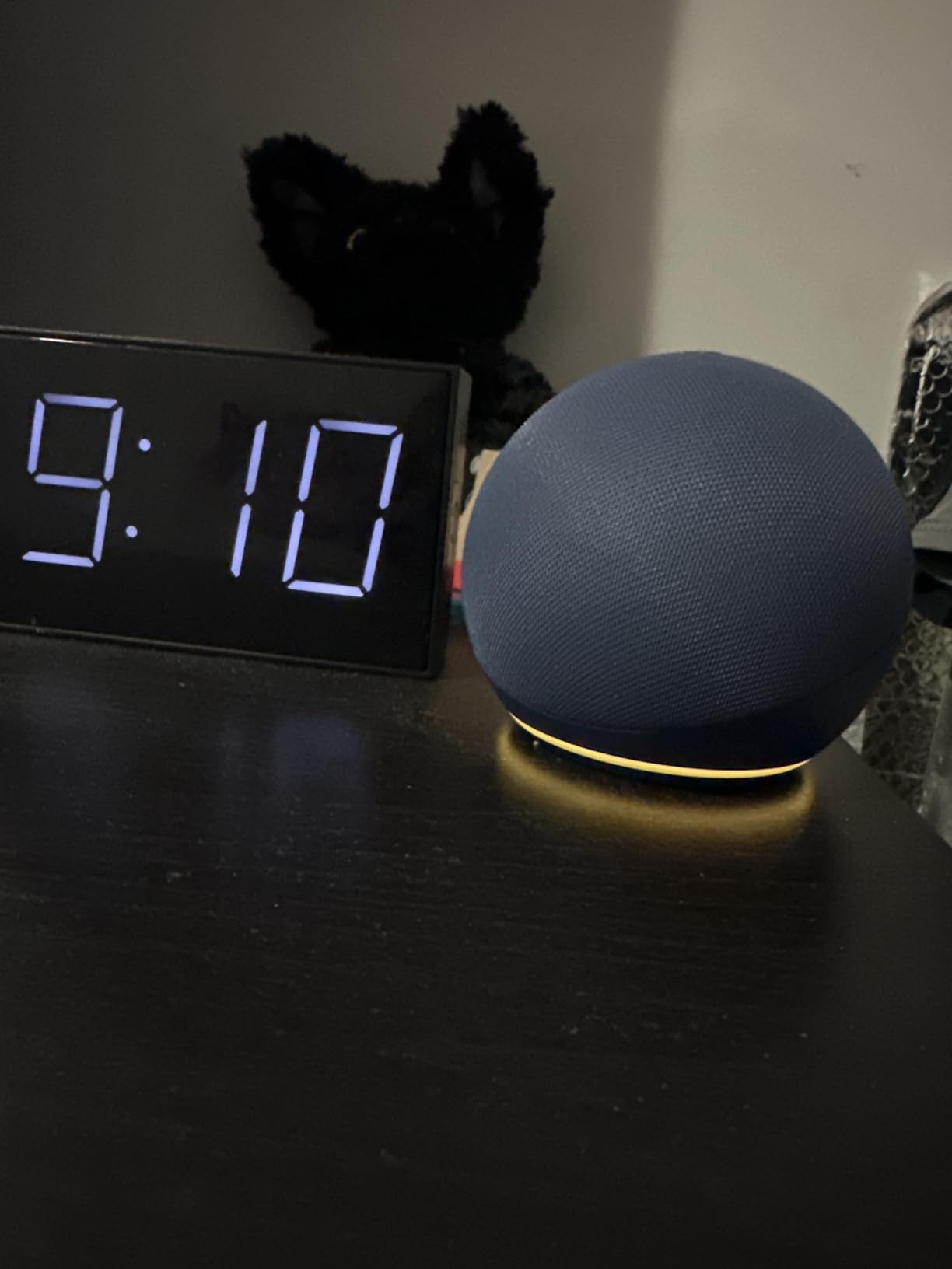 Echo Dot (newest model) - Vibrant sounding speaker, Designed for Alexa+, Great for bedrooms, dining rooms and offices, Charcoal customer photo 2