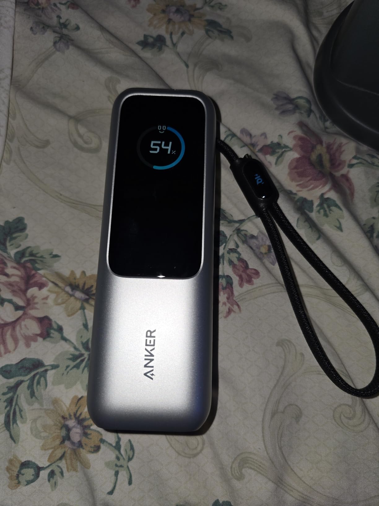 Anker Laptop Power Bank, 25,000mAh Travel Essential with 165W Total Output | 3 USB-C Ports with 100W Max Each, Built-In Retractable Cables, Flight-Ready, for iPhone 17 Series, MacBook, and More customer photo 1