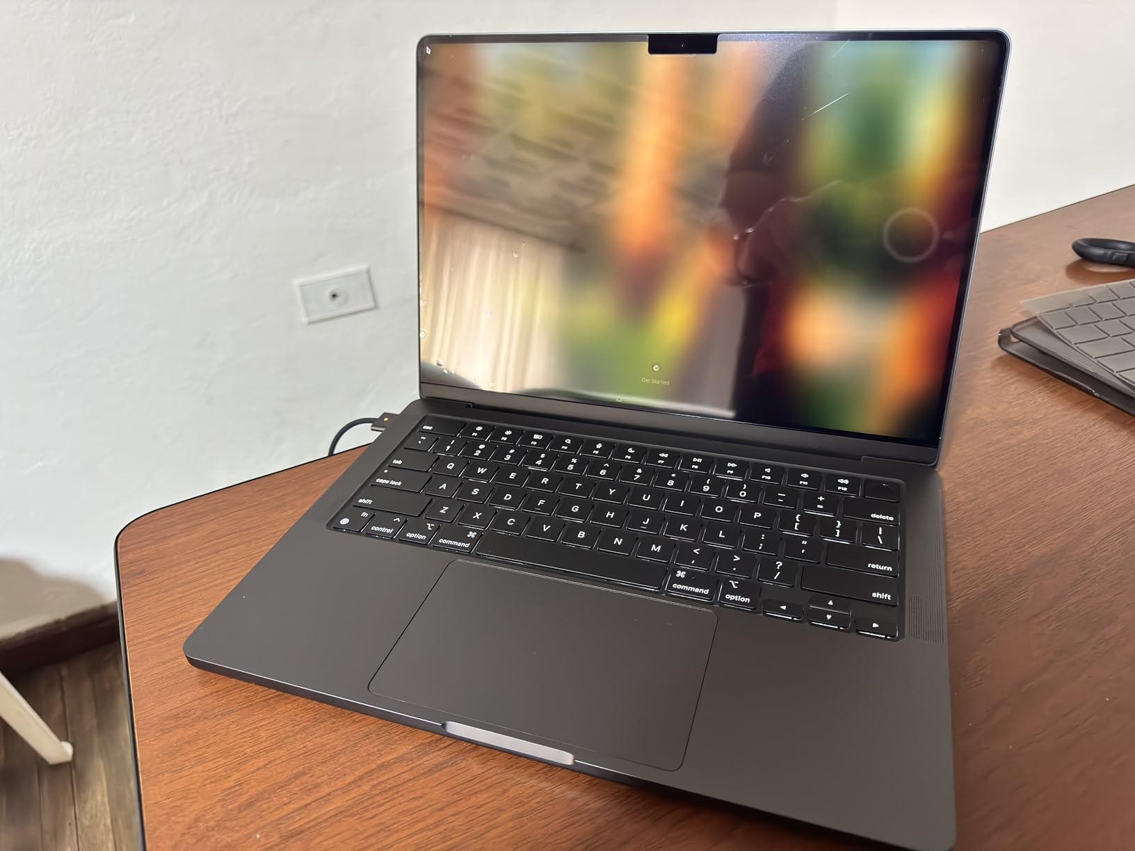Apple 2024 MacBook Pro Laptop with M4 Pro, 12-core CPU, 16-core GPU: Built for Apple Intelligence, 14.2-inch Liquid Retina XDR Display, 24GB Unified Memory, 512GB SSD Storage; Space Black customer photo 2