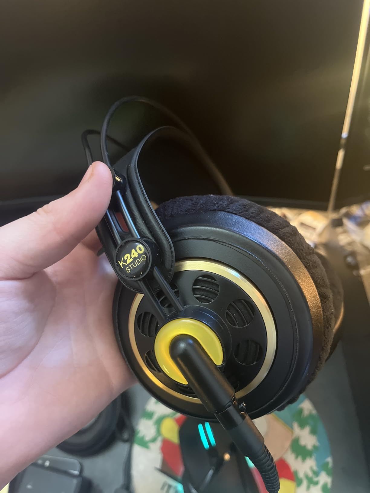 AKG K240STUDIO Semi-Open Studio Headphones | XXL transducers with Varimotion diaphragms and 55 Ohm impedance for mixing, mastering and playback customer photo 1