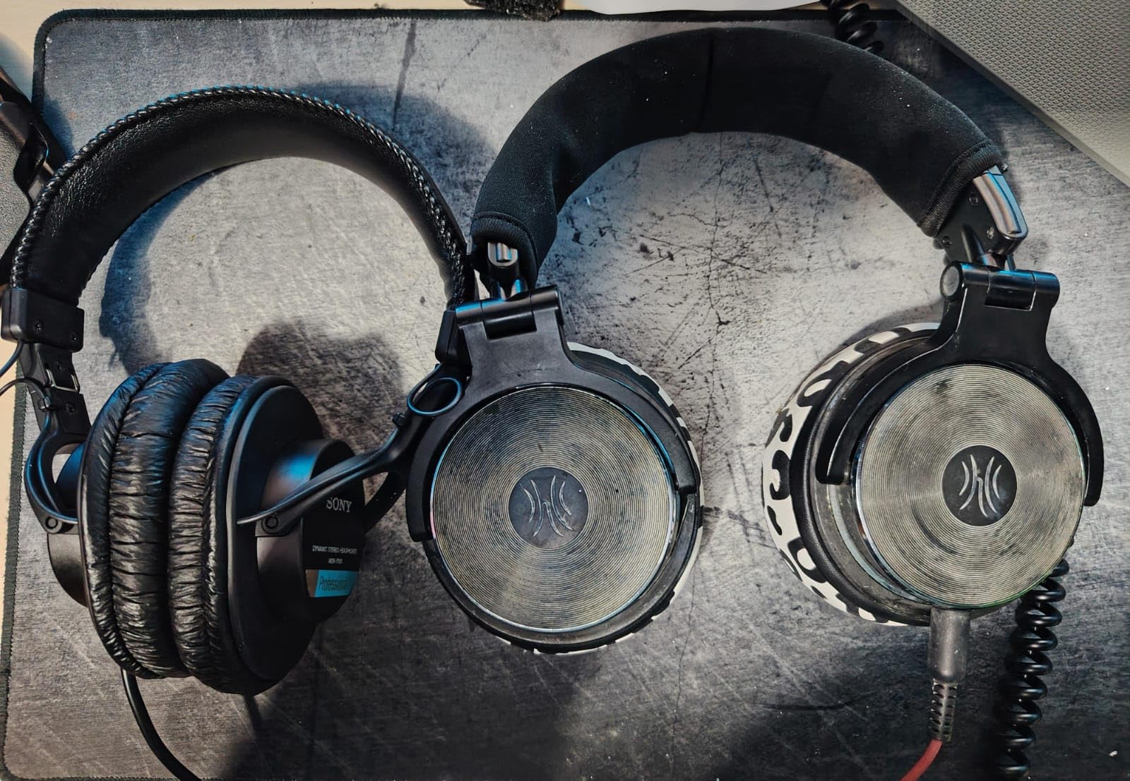 Sony MDR7506 Professional Large Diaphragm Headphone, MDR-7506, 40mm Drivers, 10Hz-20kHz customer photo 2