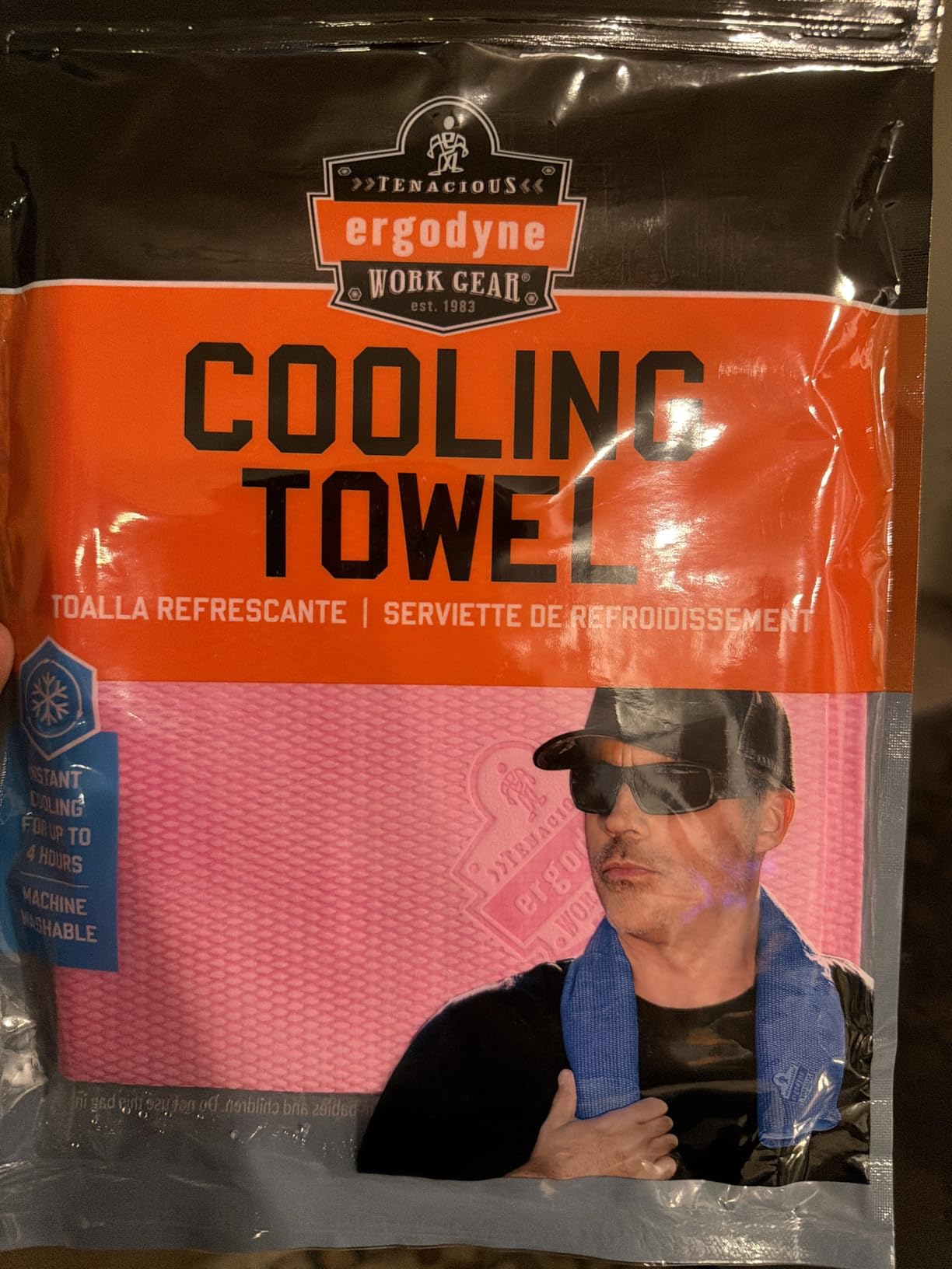 Ergodyne Chill-Its 6602 Evaporative Cooling Towel, Blue 13 inches x 29.5 inches customer photo 2