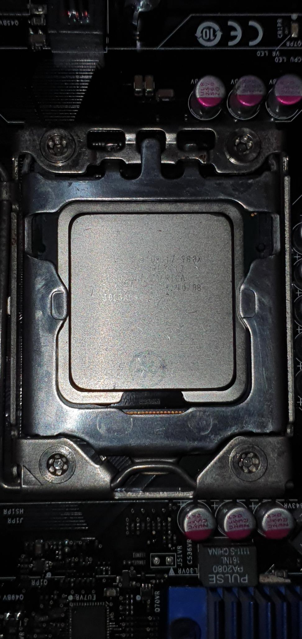 Intel Core i7-980X Extreme Edition Processor 3.33 GHz 12 MB Cache Socket LGA1366 customer photo 1
