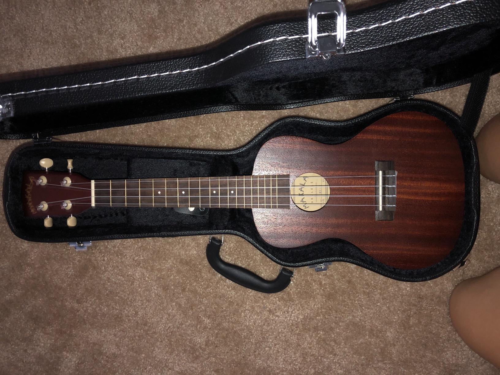 Kala MK-S Makala Soprano Ukulele Bundle with Gig Bag, Tuner, Strap, Aquila Strings, Online Lessons, Austin Bazaar Instructional DVD, and Polishing Cloth customer photo 2
