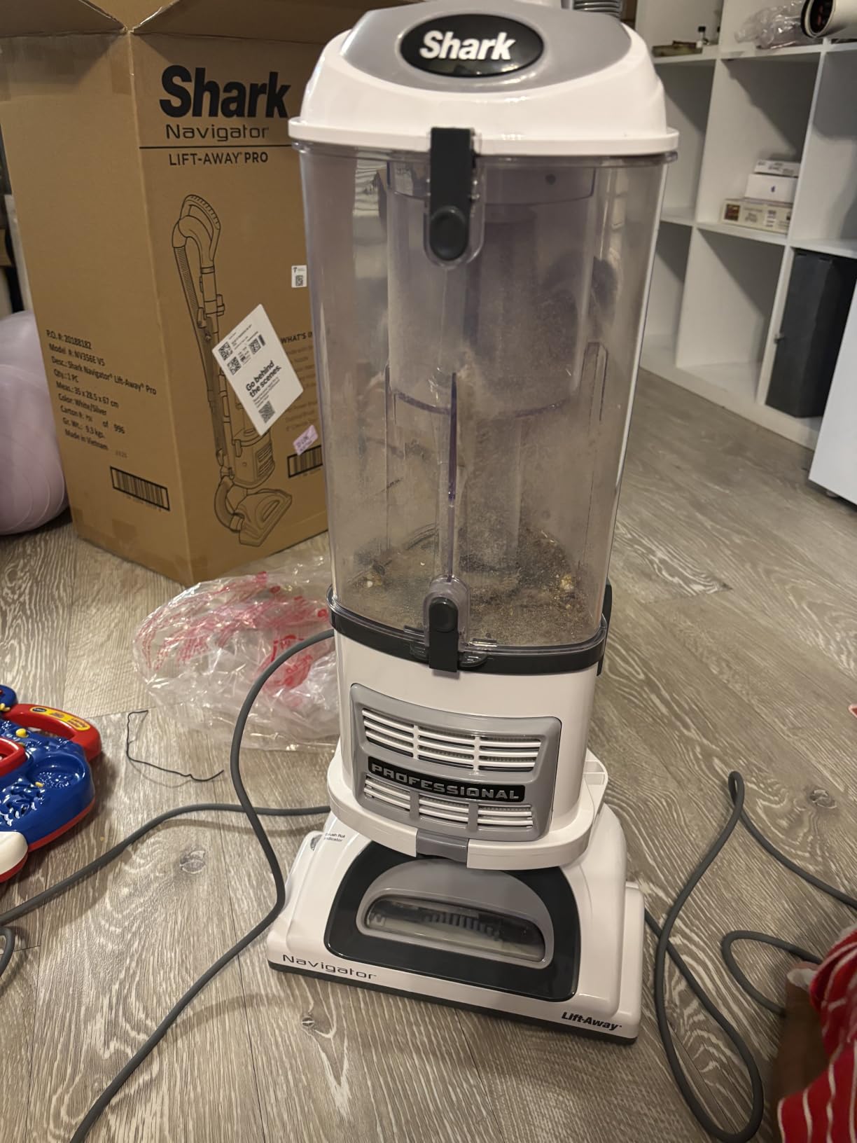 Shark Navigator Lift-Away Vacuum, HEPA, Pet Hair, White/Silver, NV356E | Carpet and Hard Floor Cleaning, Swivel Steering, Brushroll Shutoff, 0.87L Dust Cup customer photo 2