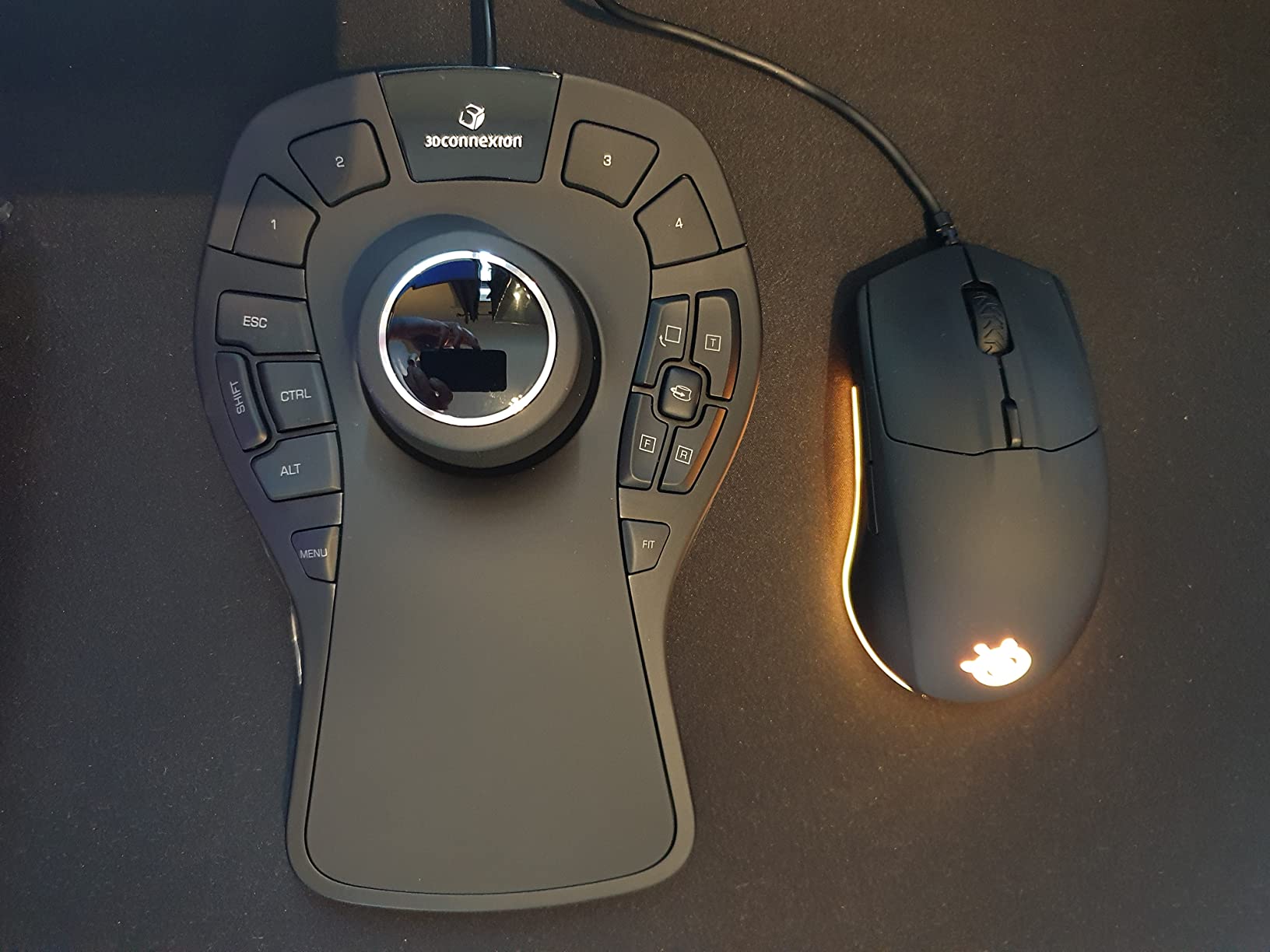 3Dconnexion 3DX-700040 SpaceMouse Pro 3D Mouse customer photo 2