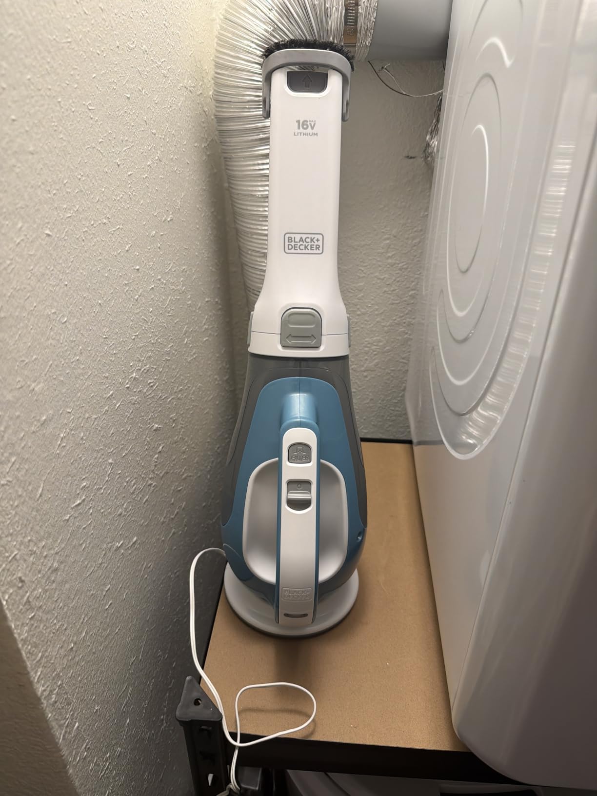 Black+Decker, Dustbuster AdvancedClean Handheld Vacuum Cordless, Compact Home and Car Vacuum with Crevice Tool, Rotating Nozzle and Charging Station customer photo 1