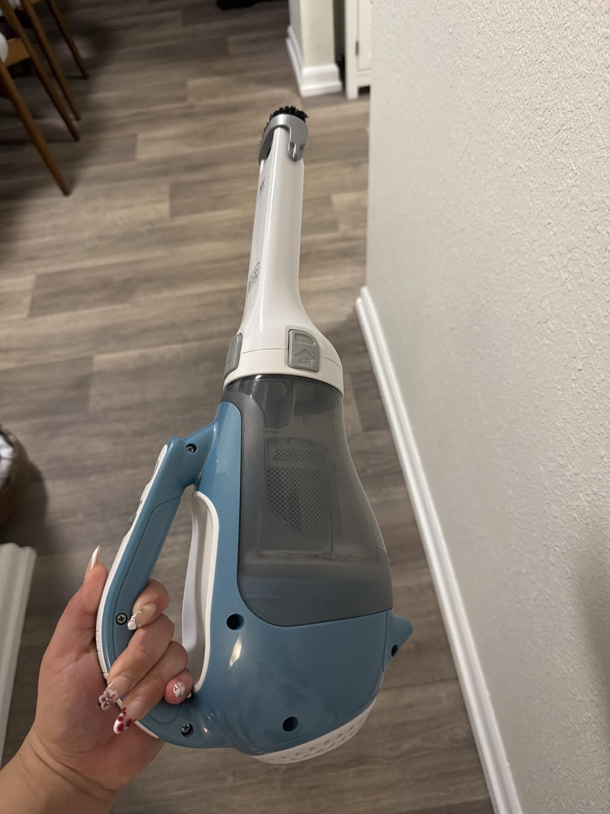 Black+Decker, Dustbuster AdvancedClean Handheld Vacuum Cordless, Compact Home and Car Vacuum with Crevice Tool, Rotating Nozzle and Charging Station customer photo 2
