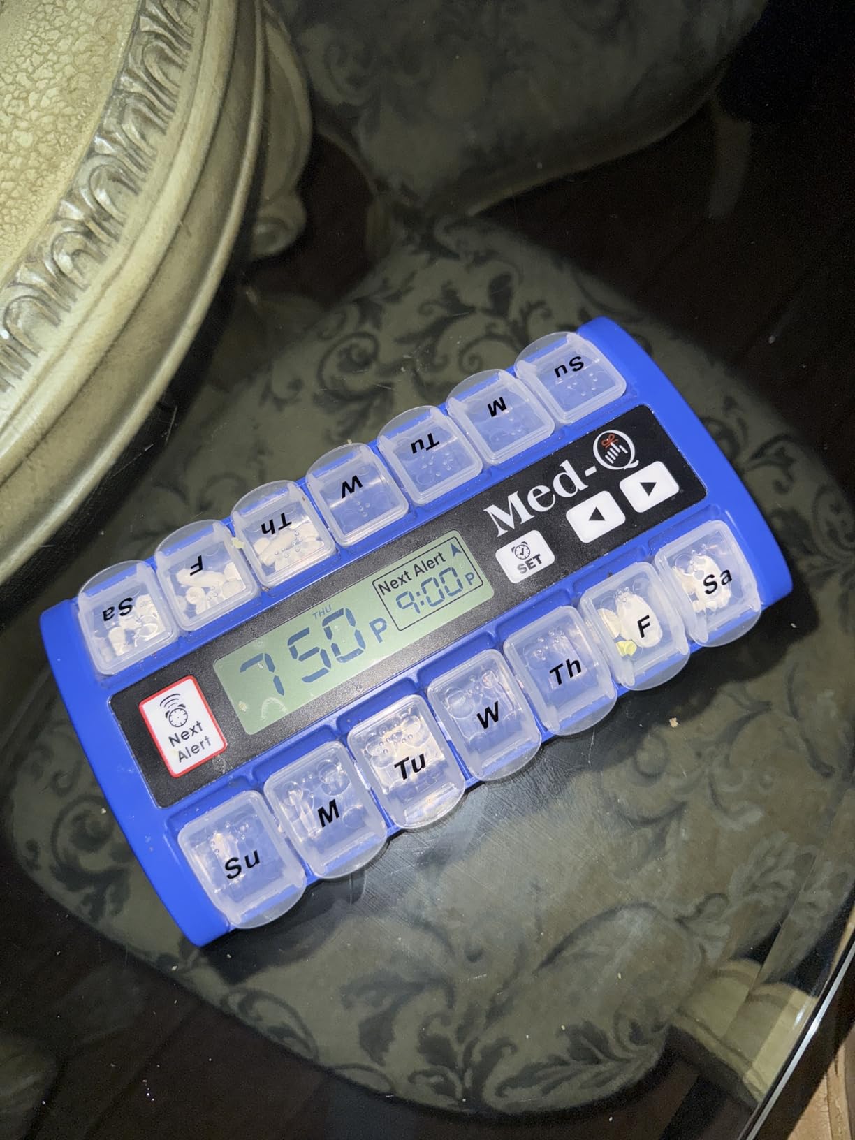 Med-Q Digital Pill Box with Alarms - Pill Organizer with Flashing Lights & Beeping Reminders - Monthly Pill Dispenser for Seniors, Dementia, Alzheimer's, Medication & Vitamin Management customer photo 2