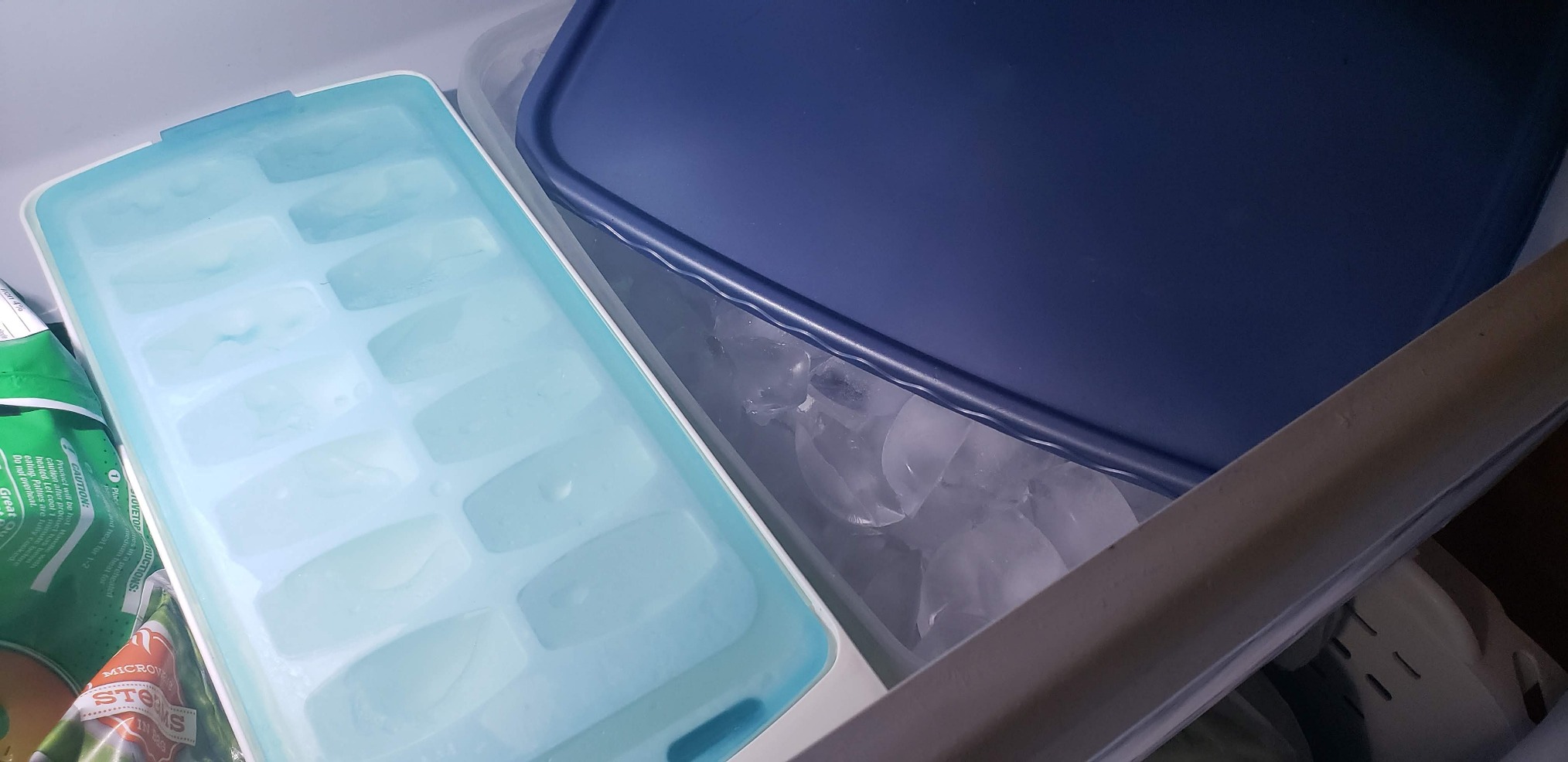 OXO Good Grips No-Spill Ice Cube Tray | Silicone Lid Prevents Spills, Rounded Cubes for Easy Release, Top Rack Dishwasher Safe customer photo 1