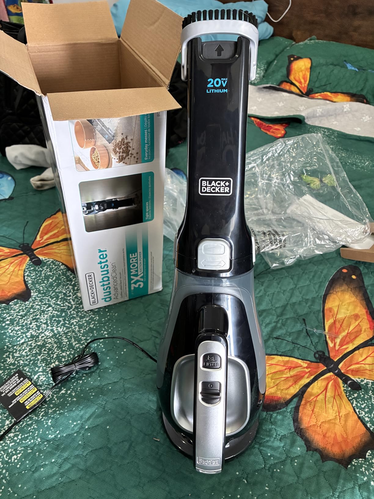 BLACK+DECKER dustbuster 20V Hand Vacuum Cordless Rechargeable, Car Vacuum Portable, Powerful Suction AdvancedClean Hand Vac with Extendible Crevice Tool, Flip-Up Brush and Charging Base (BDH2000L) customer photo 1