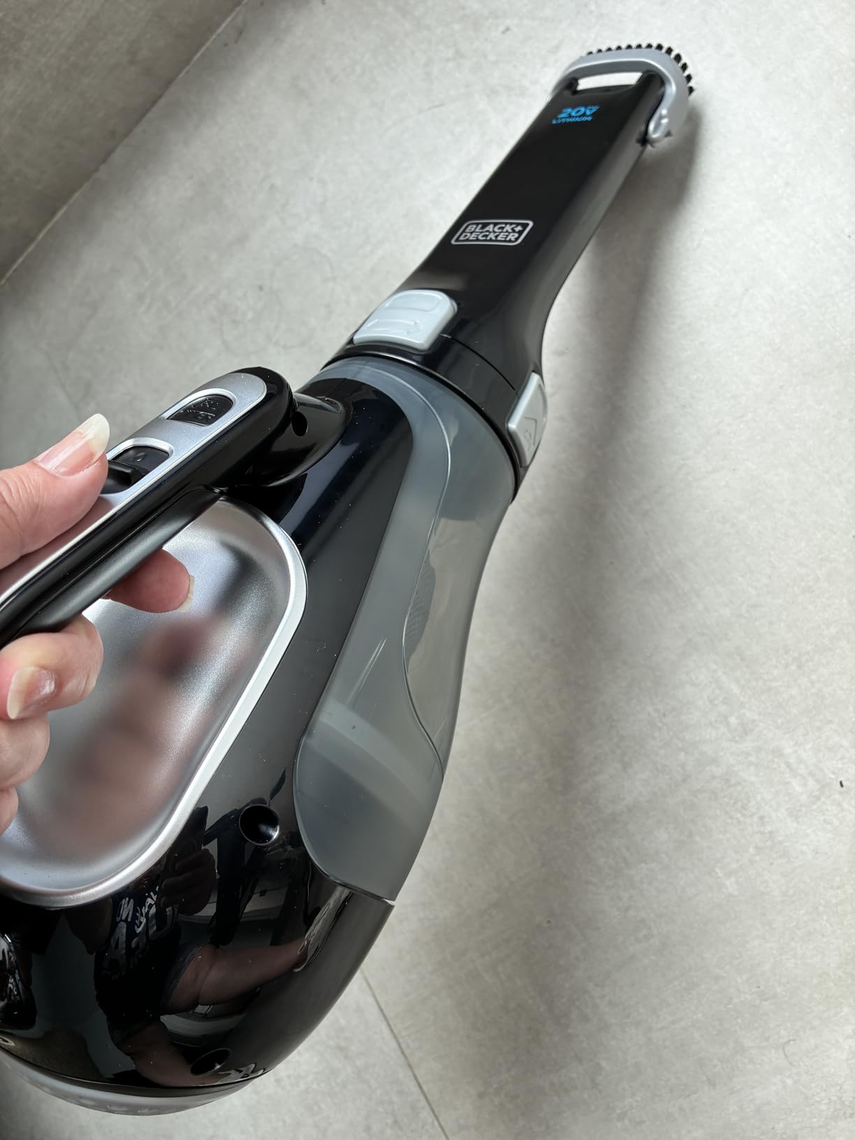 BLACK+DECKER dustbuster 20V Hand Vacuum Cordless Rechargeable, Car Vacuum Portable, Powerful Suction AdvancedClean Hand Vac with Extendible Crevice Tool, Flip-Up Brush and Charging Base (BDH2000L) customer photo 2