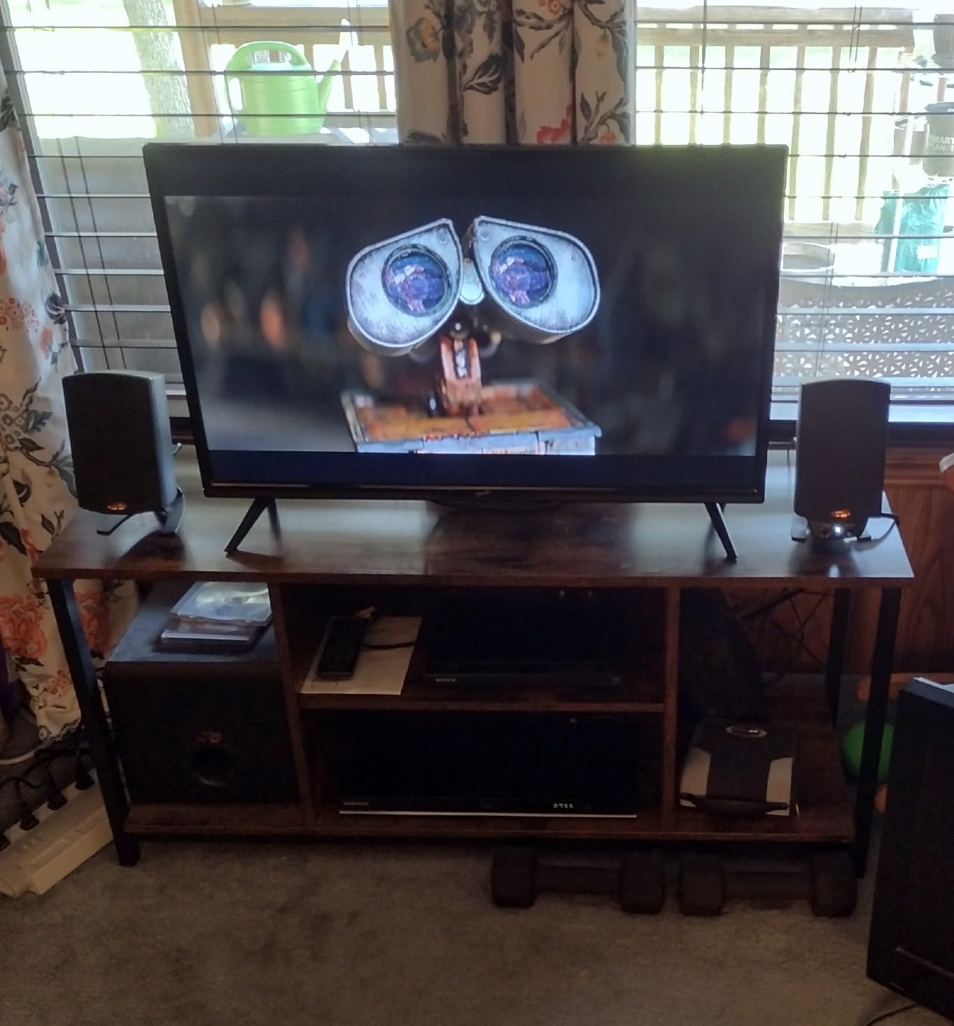 Supersonic SC-3210 31.5-Inch DLED HDTV with ATSC & NTSC, HDMI Input, USB Compatibility, 1080p Resolution, Dynamic Contrast, Wide Viewing Angle customer photo 1