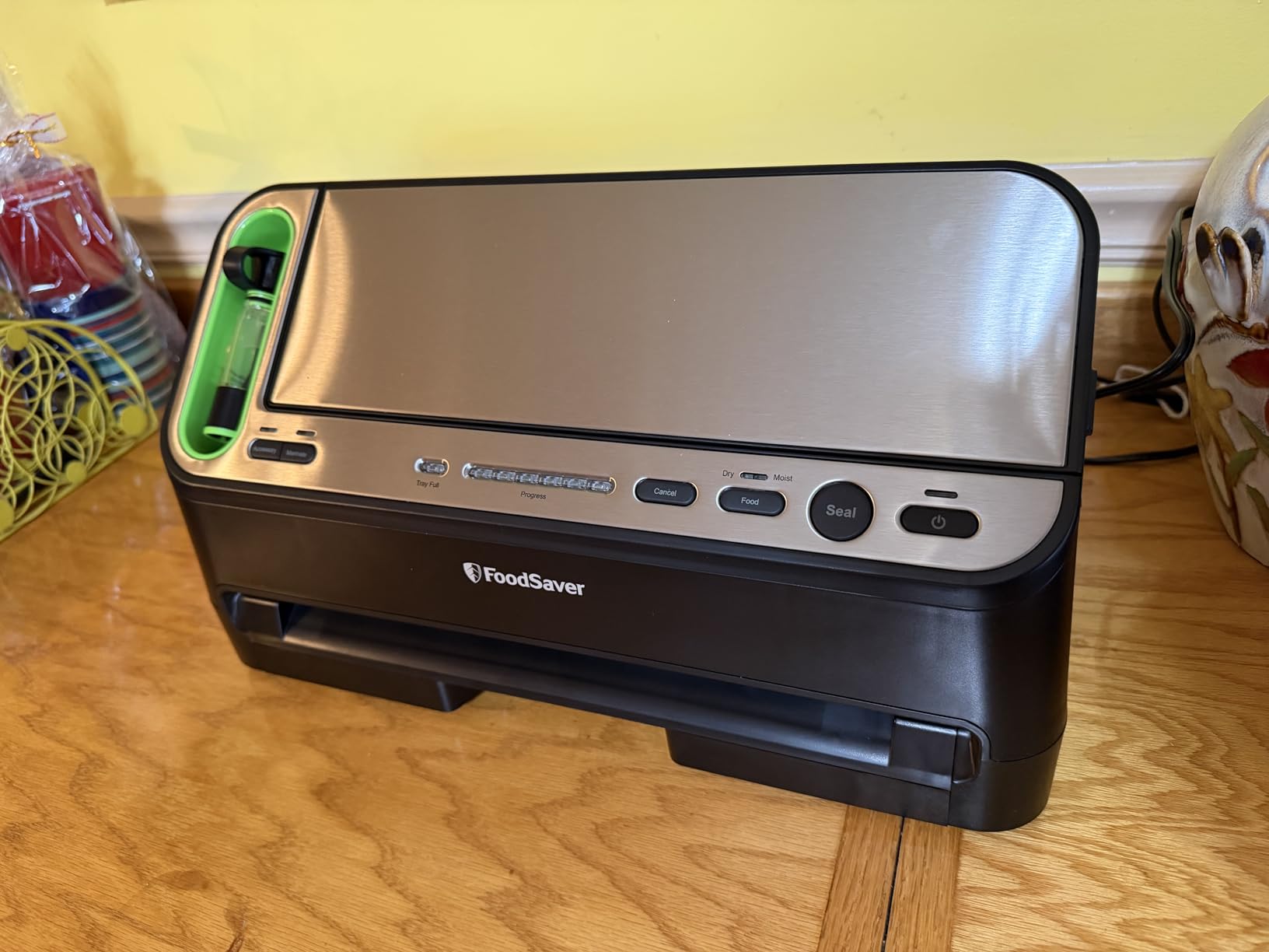 FoodSaver V4400 2-in-1 Vacuum Sealer Machine with Automatic Bag Detection and Starter Kit customer photo 2