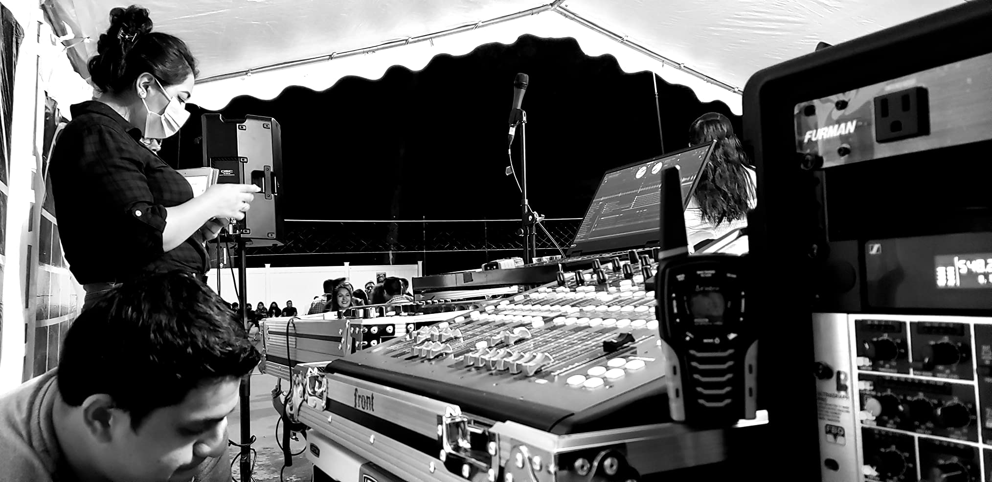 BEHRINGER X32 COMPACT 40-Input 25-Bus Digital Mixing Console customer photo 1