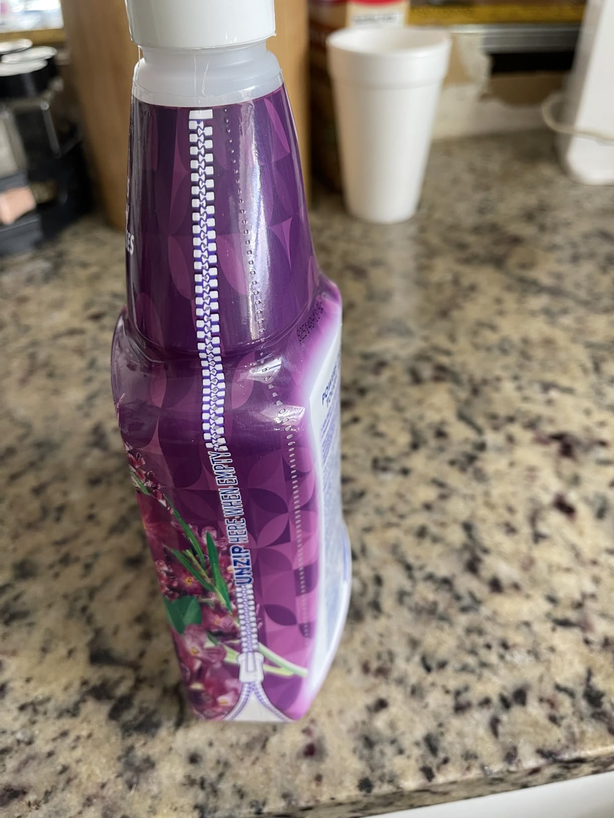 Lysol All Purpose Cleaner Spray, Multi-Purpose Disinfecting Spray, Kitchen & Bathroom Cleaner, Lemon Breeze Scent, 32 Fl Oz customer photo 2
