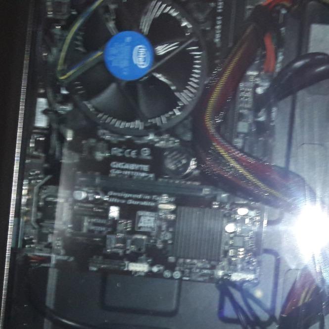 Intel Core i5 6500 3.20 GHz Quad Core Skylake Desktop Processor, Socket LGA 1151, 6MB Cache [BX80662I56500] customer photo 2