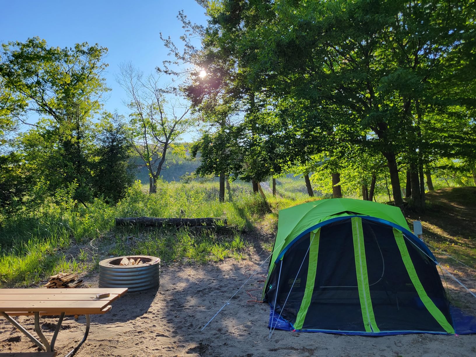 Coleman Carlsbad Dark Room Tent with Screened Porch, 4/6 Person Tent Blocks 90% of Sunlight to Keep Inside Cool, Weatherproof Shelter with Easy Setup customer photo 1