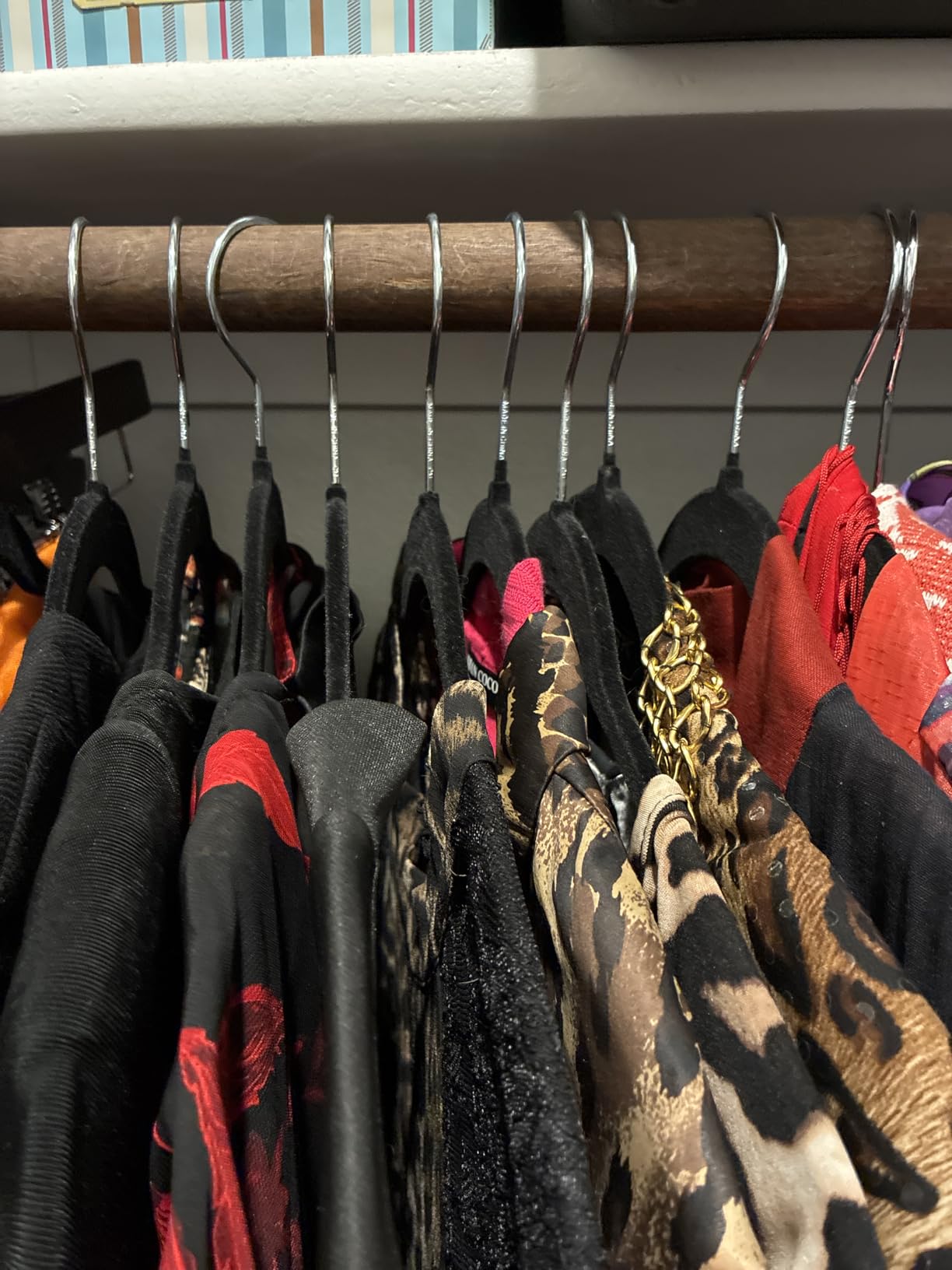 Utopia Home Velvet Hangers, Black, 50 Pack | Luxury Non-Slip Slim Pant & Coat Hangers | Strong Space-Saving Clothes Hangers | 360° Swivel Hook customer photo 2