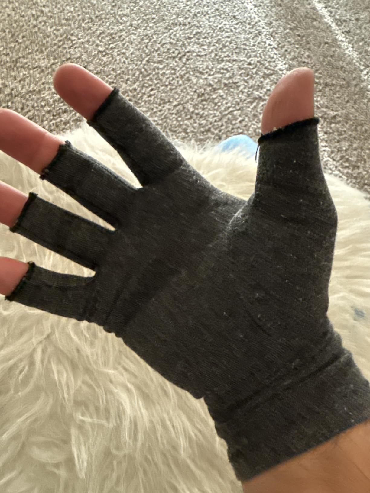 Dr. Frederick's Original Arthritis Compression Gloves, Fingerless, M, 2 ct | Doctor-Developed Fingerless Support, Carpal Tunnel and Swelling Support, Everyday Wear, Women and Men, Fingerless Compression customer photo 1