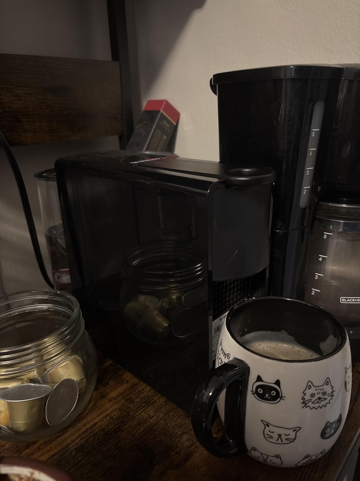 Breville Nespresso Original Essenza Mini Espresso Machine | Piano black compact espresso machine with 19 bar pressure, 25 second heat-up and 2 programmable cup sizes: Espresso, Lungo. customer photo 1