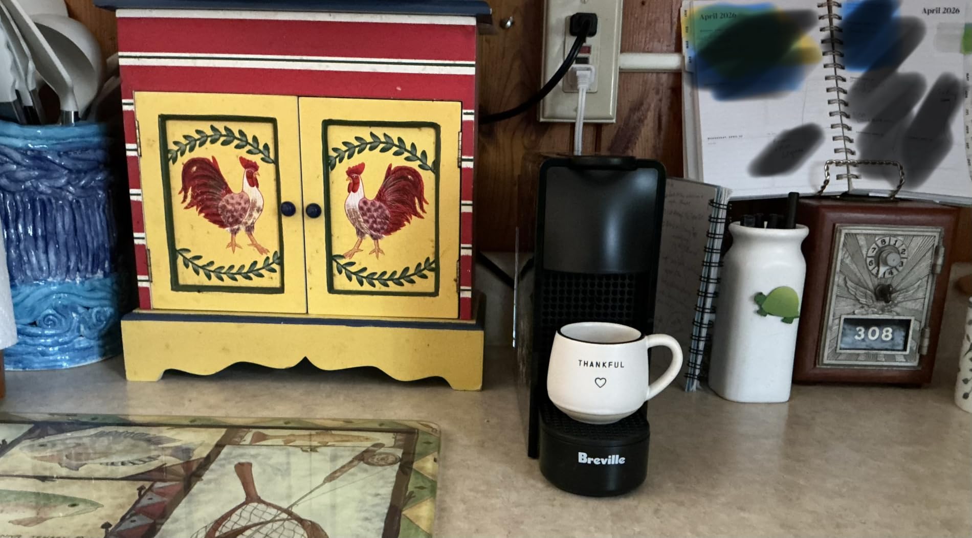 Breville Nespresso Original Essenza Mini Espresso Machine | Piano black compact espresso machine with 19 bar pressure, 25 second heat-up and 2 programmable cup sizes: Espresso, Lungo. customer photo 2