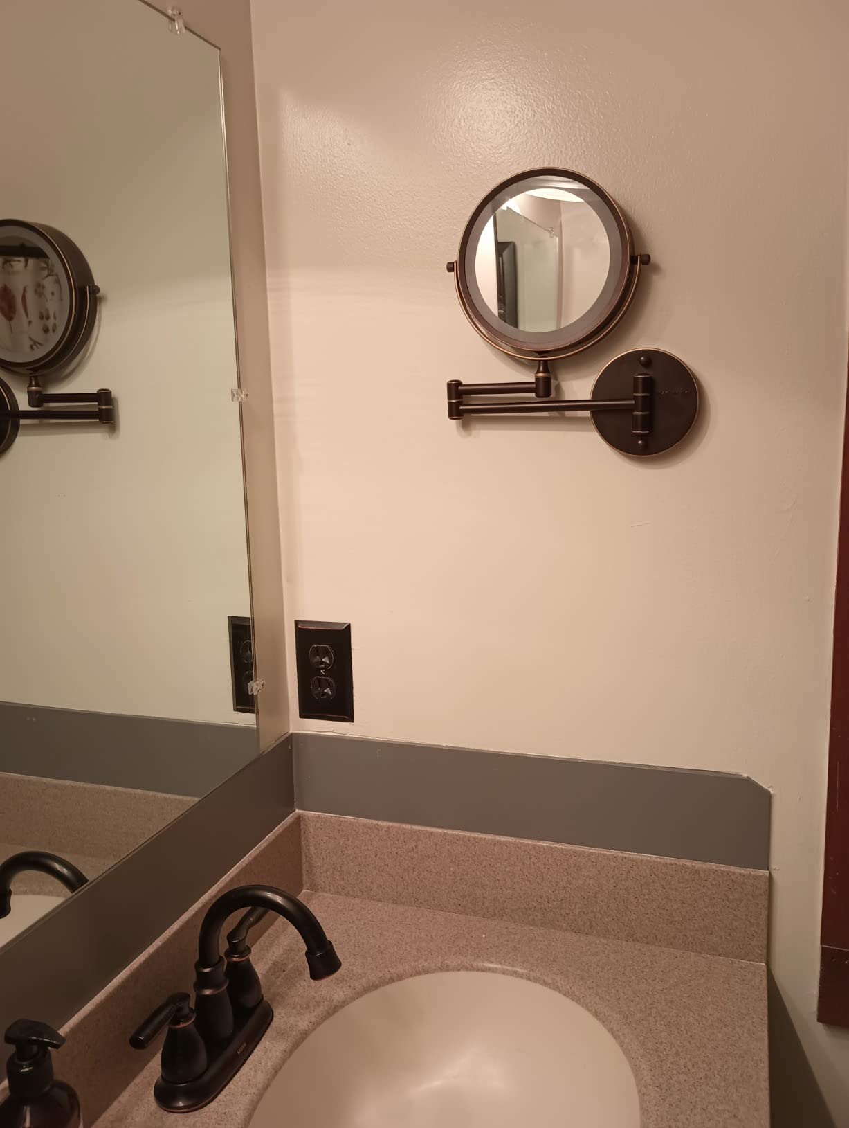OVENTE Wall Mounted Lighted Makeup Mirror, 9