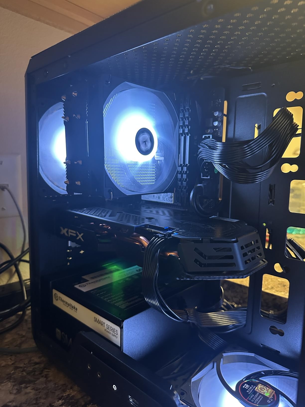 Cooler Master Q300L V1 Micro-ATX PC Case, High Airflow, Transparent Panel | 360mm Graphics Card Support, 240mm AIO Support, Micro-ATX Motherboard, Magnetic Dust Filters, Modular I/O Panel customer photo 2