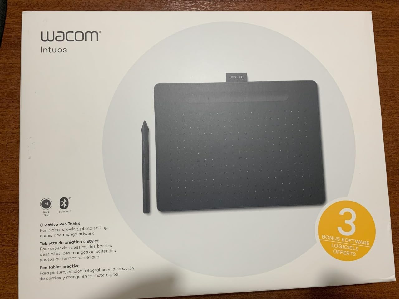 Wacom Intuos Medium Bluetooth Graphics Drawing Tablet, Portable for Teachers, Students and Creators, 4 Customizable ExpressKeys, Compatible with Chromebook Mac OS Android and Windows customer photo 2