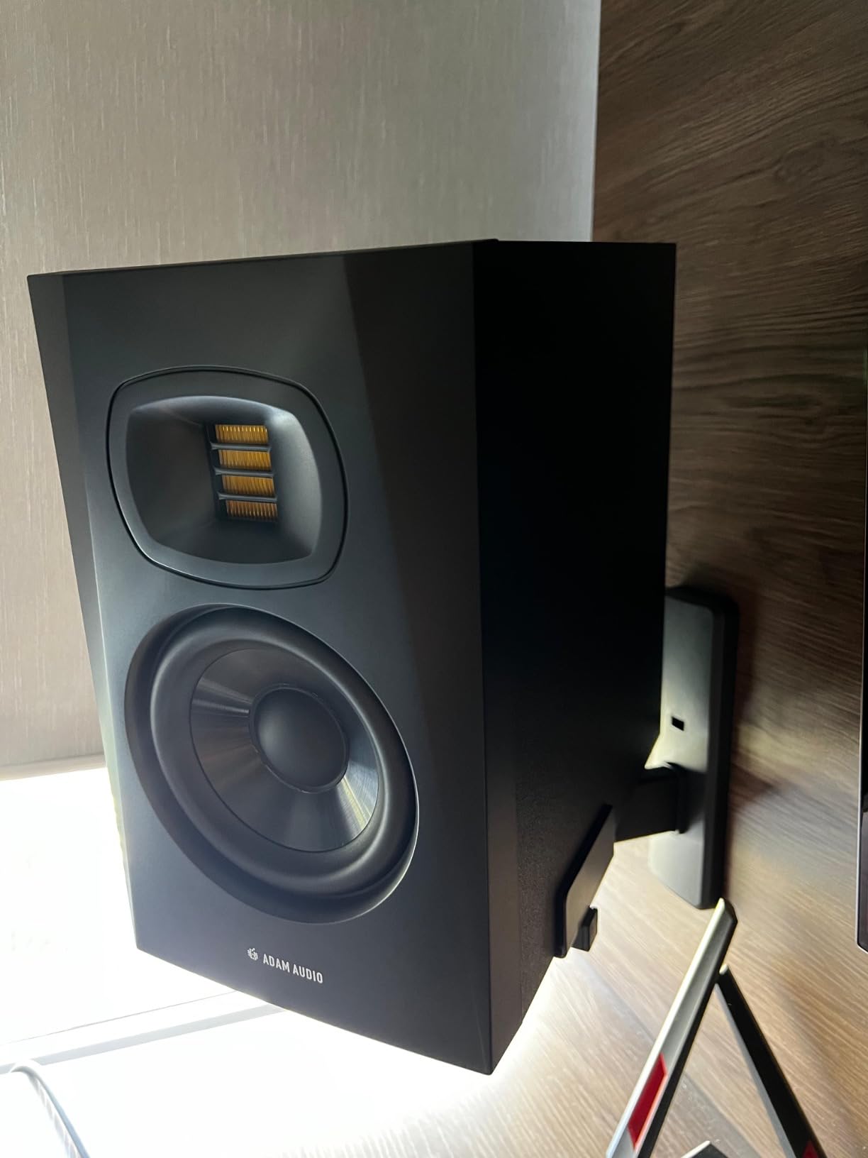 ADAM Audio T5V Studio Monitor, 2-Way, U-ART Tweeter, 5 inch Woofer, 70W, 45Hz-25kHz, 106dB SPL per pair, XLR/RCA, Low/High Shelf EQ customer photo 1