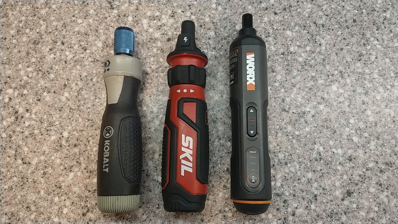 SKIL Rechargeable 4V Cordless Screwdriver with Circuit Sensor Technology, Includes 9pcs Bit, 1pc Bit Holder, USB Charging Cable - SD561201, Red customer photo 2