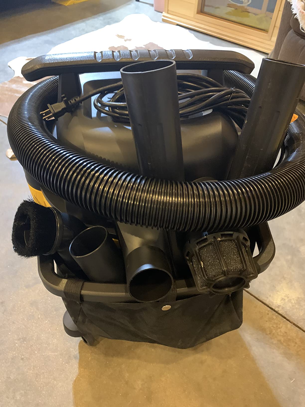 DEWALT DXV16PA 16 Gallon Poly Wet/Dry Vac/Acc, 6.5HP Shop Vacuum Wet/Dry for Jobsite/Workshop, Yellow customer photo 2