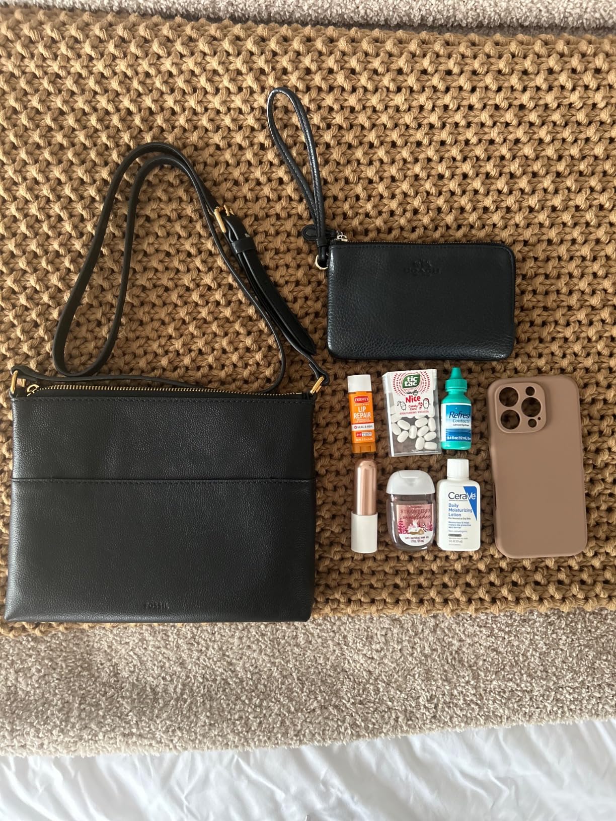Fossil Women's Harper Leather Small Flap Crossbody Purse Handbag for Women customer photo 2