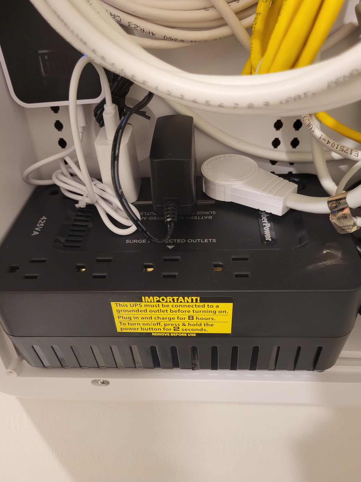 CyberPower ST425 Standby UPS Battery Backup and Surge Protector | 425VA/260W, 8 Outlets, Compact, UL Certified customer photo 2