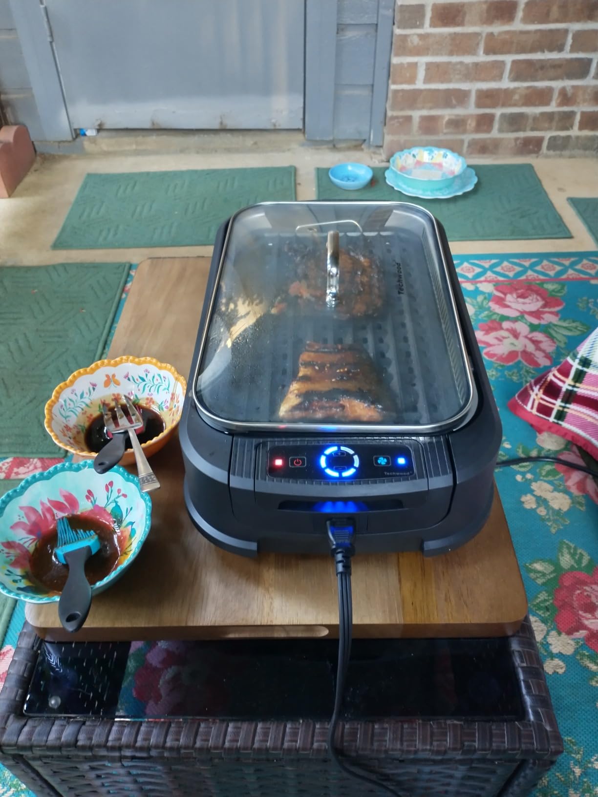 Techwood 1500W Electric Indoor Grill with Tempered Glass Lid, Turbo Smoke Extractor Technology customer photo 1