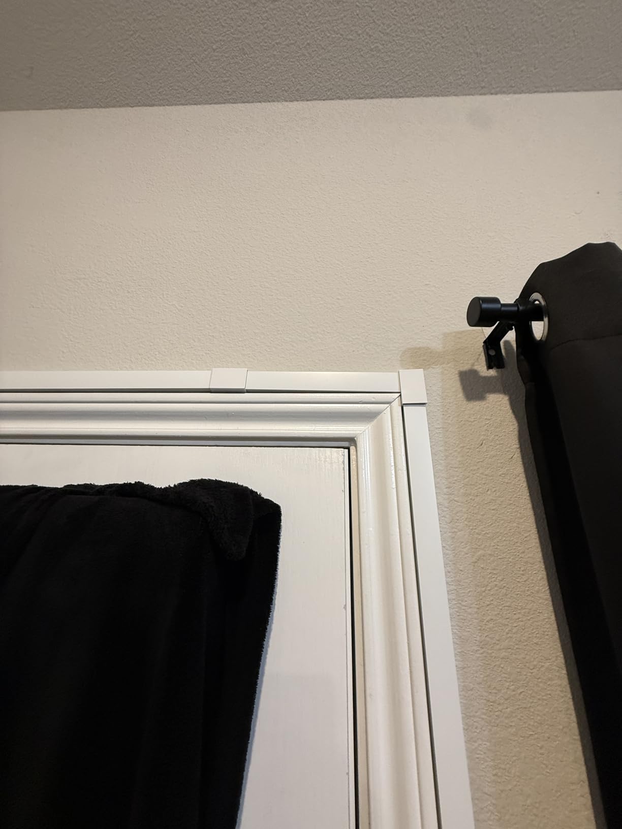 Cord Cover Full Kit, 26ft/315in Self-Adhesive Cable Raceway, 20 Snap-On Channels, Wire Hider for TV, HDMI & Speaker Cables, Includes Connectors & Corners, Paintable Cable Management, White customer photo 1