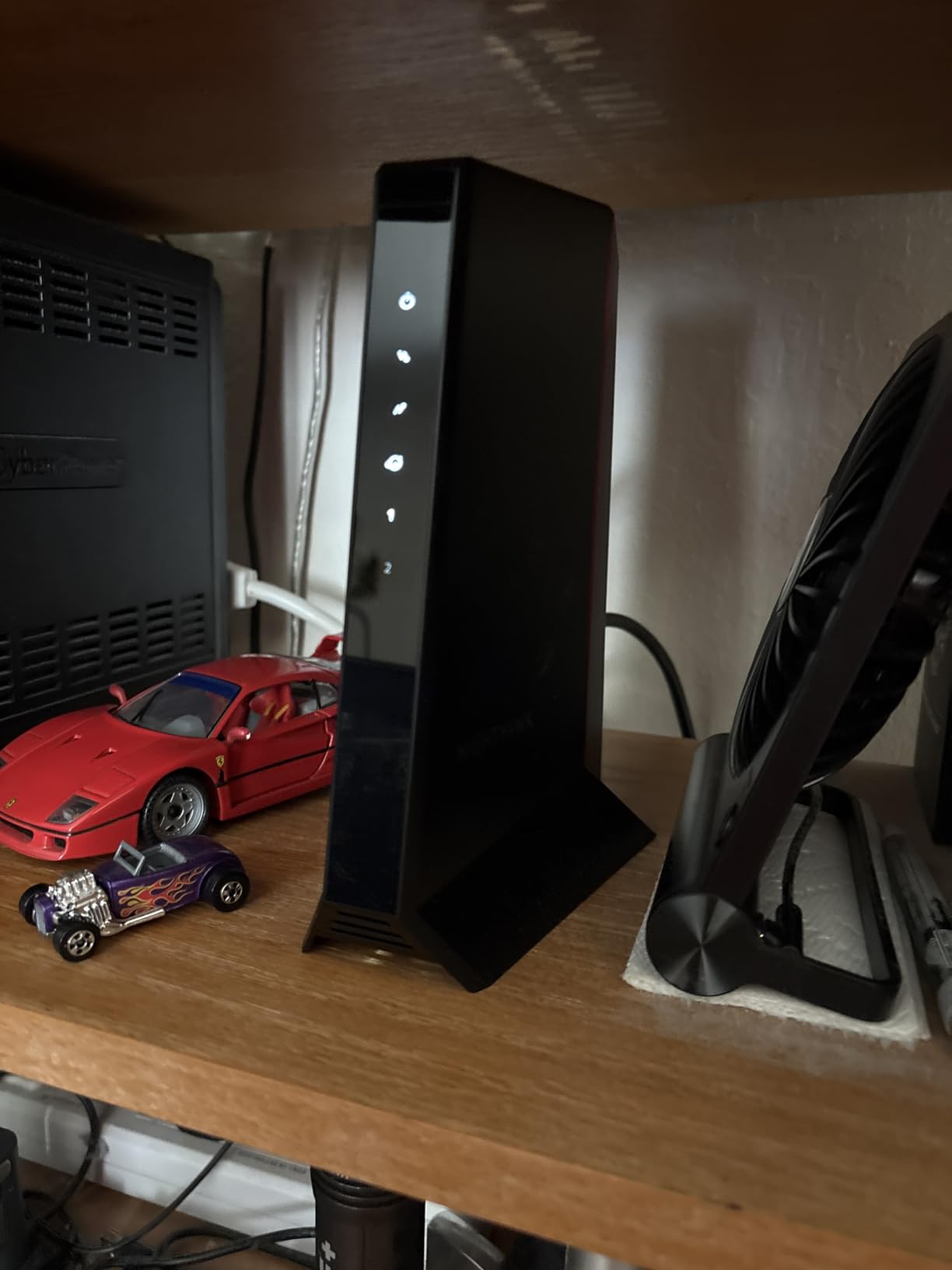 NETGEAR Nighthawk Cable Modem CM1200 - Compatible with All Cable Providers Including Xfinity by Comcast, Spectrum, Cox | for Plans Up to 1 Gbps | 4 x 1G Ethernet Ports | DOCSIS 3.1 customer photo 1