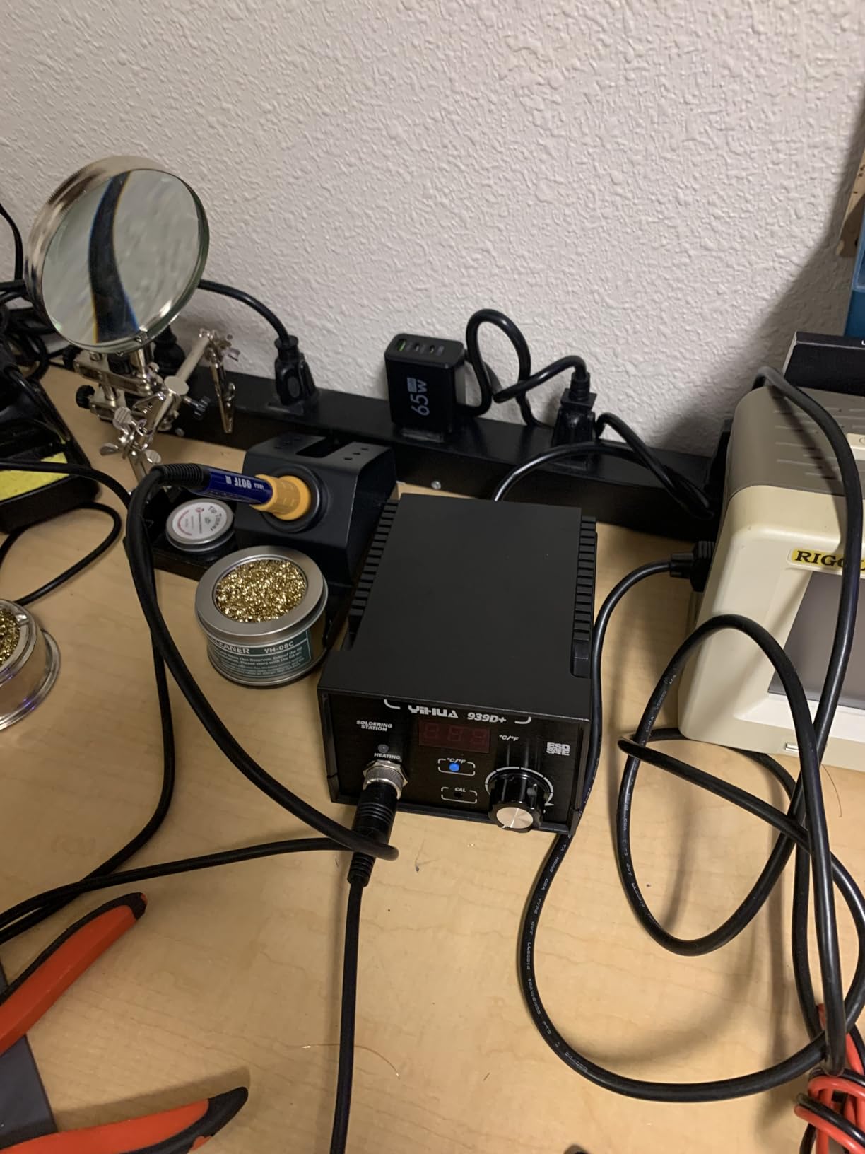 YIHUA 939D+ Digital Soldering Station, 75W Equivalent with Precision Heat Control (392°F to 896°F) and Built-in Transformer customer photo 1