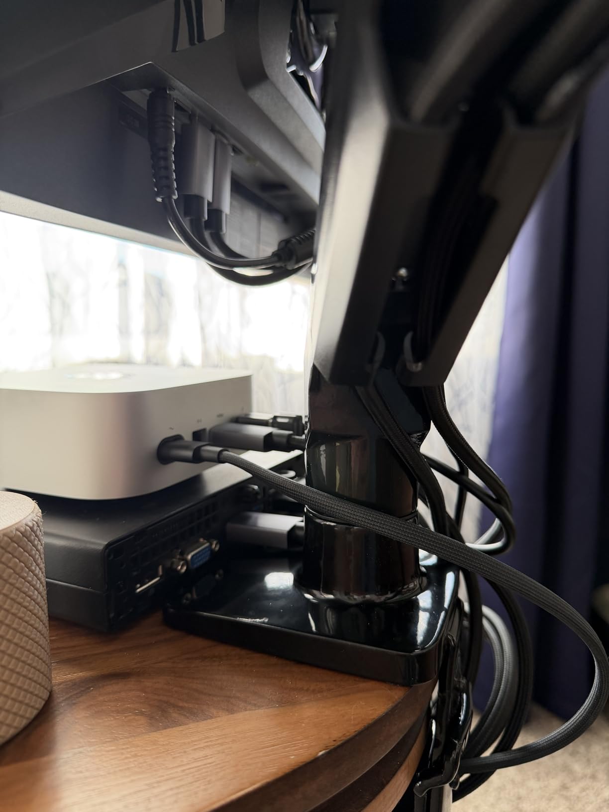 HUANUO FlowLift Single Monitor Mount, 13 to 32 Inch Monitor Arm, Adjustable Monitor Stand, VESA Mount with Clamp and Grommet Base - Fits 4.4 to 19.8lbs LCD Computer Monitors customer photo 1