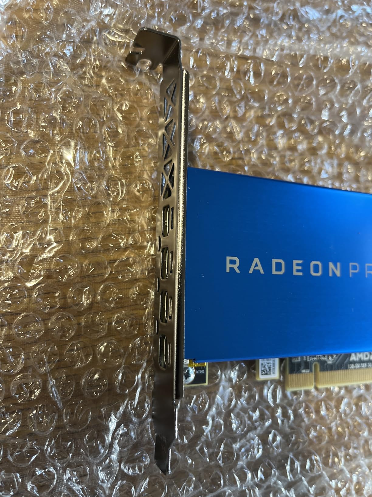 AMD Radeon PRO WX 3200 4GB customer photo 1