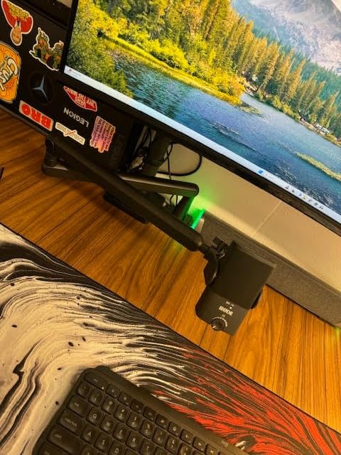 Rode NT-USB Mini Versatile Studio-quality Condenser USB Microphone with Free Software for Podcasting, Streaming, Vocal and Instrument Recording customer photo 2