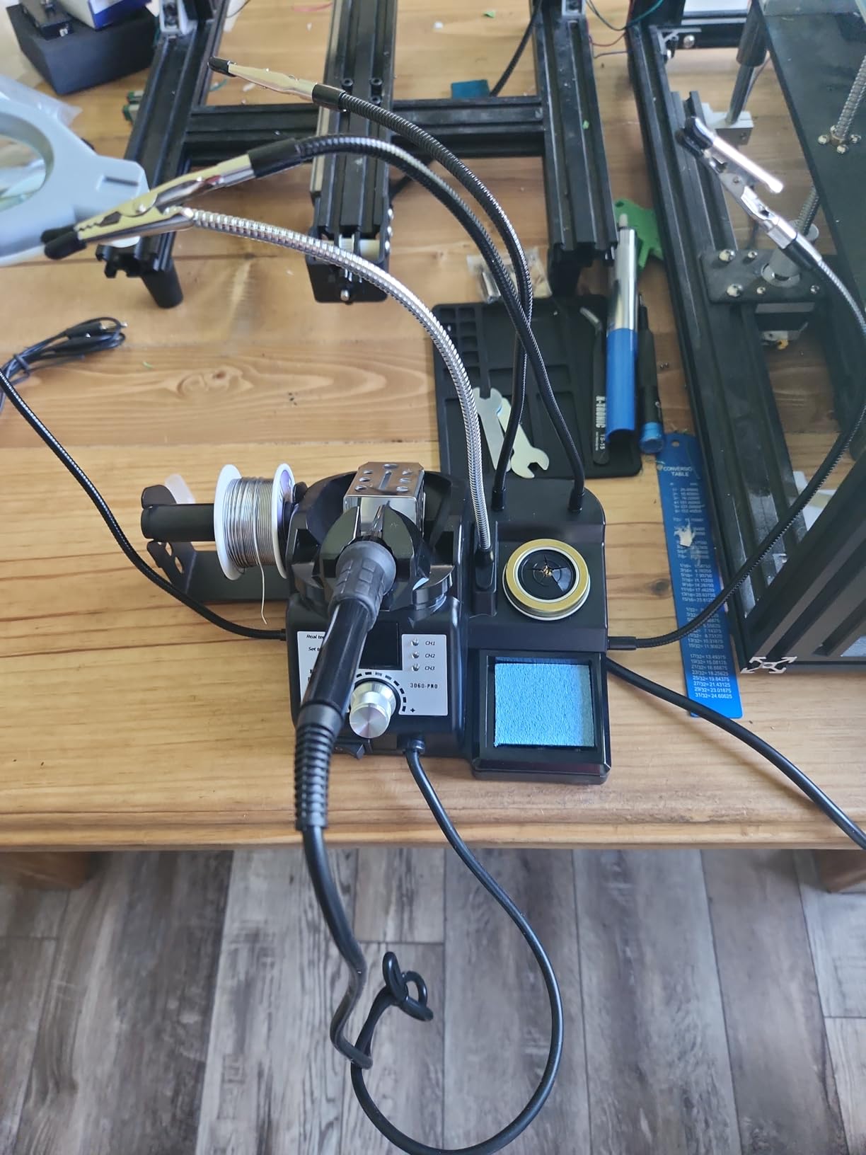 X-Tronic 3060-PRO 75W Soldering Iron Station Kit with 5 Extra Tips, Mini Mag Lamp, 4 Helping Hands, Solder Sucker, Tweezers, 50g Solder, Brass Sponge w/Flux, Sleep Function customer photo 2