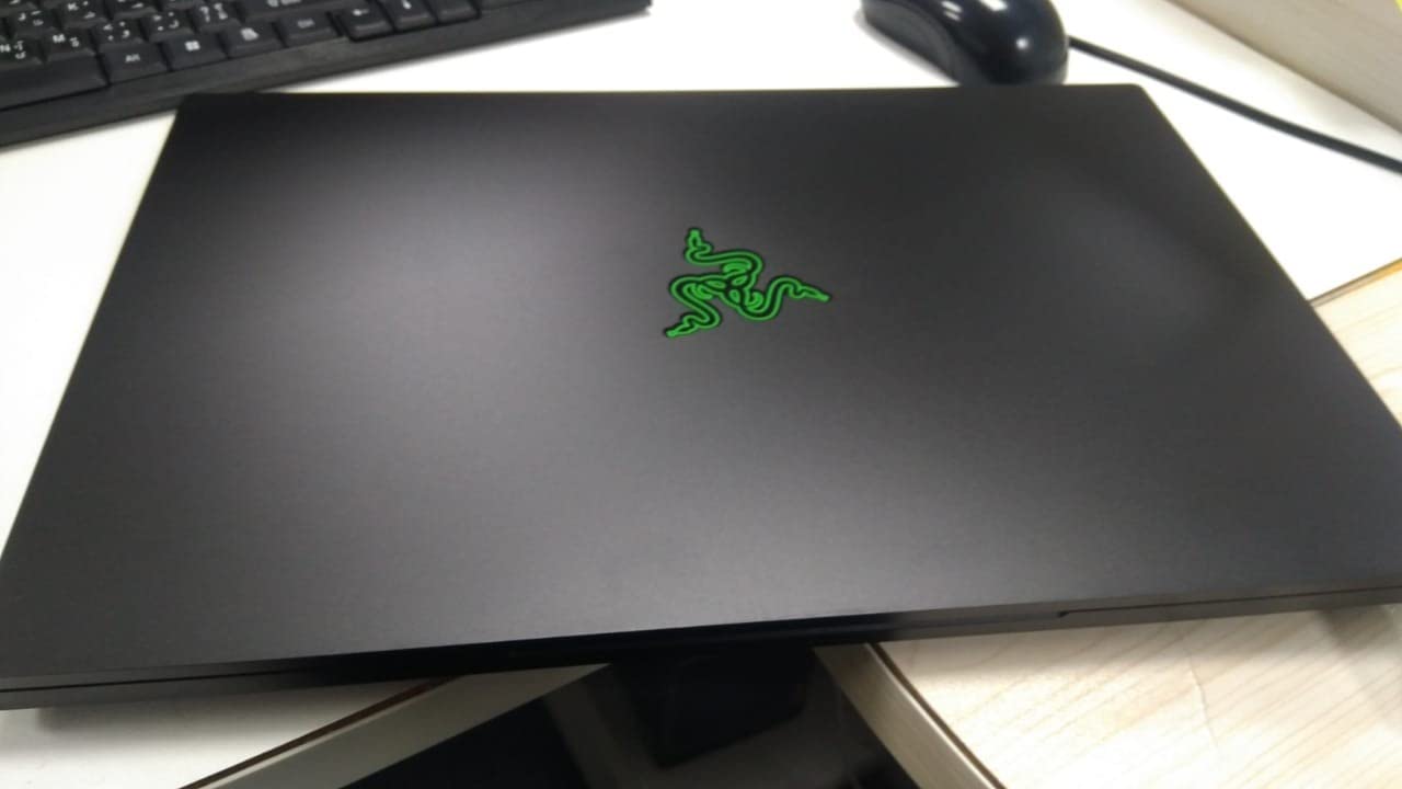 Blade 15 Advanced Gaming Laptop 2020: Intel Core i7-10875H 8-Core, NVIDIA GeForce RTX 2070 Super Max-Q, 15.6