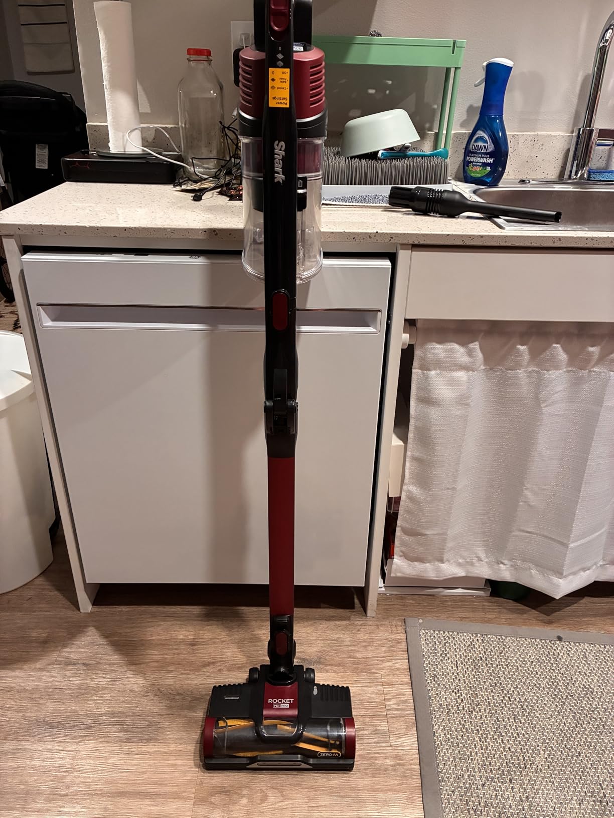 Shark IZ163H Pet Plus Cordless Stick Vacuum with Self-Cleaning Brushroll and HEPA Filter, Lightweight Deep Cleaning Vacuum for Carpet and Hard Floors, Folds for Easy Storage, 40-min Runtime, Raspberry customer photo 2