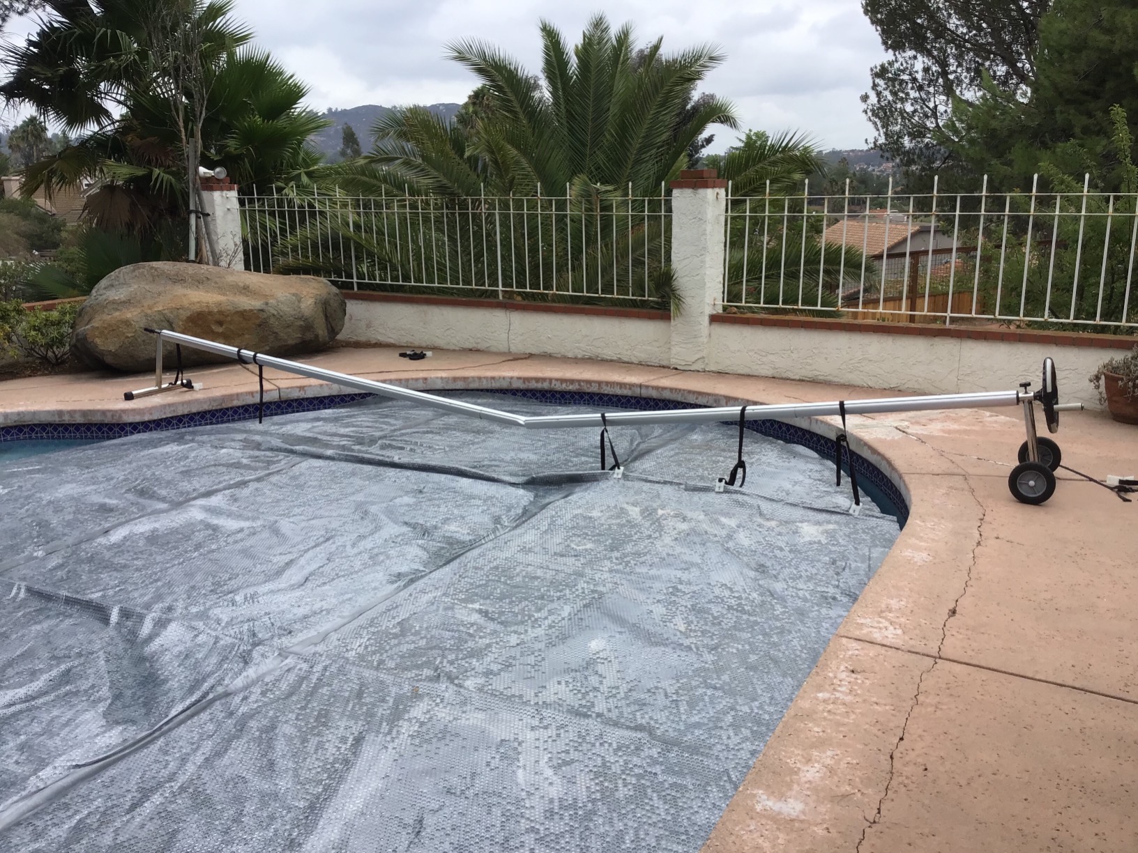 Goplus 22FT Pool Cover Reel Set, Adjustable Aluminum Pool Solar Cover Reel with Hand Crank and Wheels, Inground Swimming Pool Solar Cover Blanket Reel Roller (22 Feet) customer photo 2
