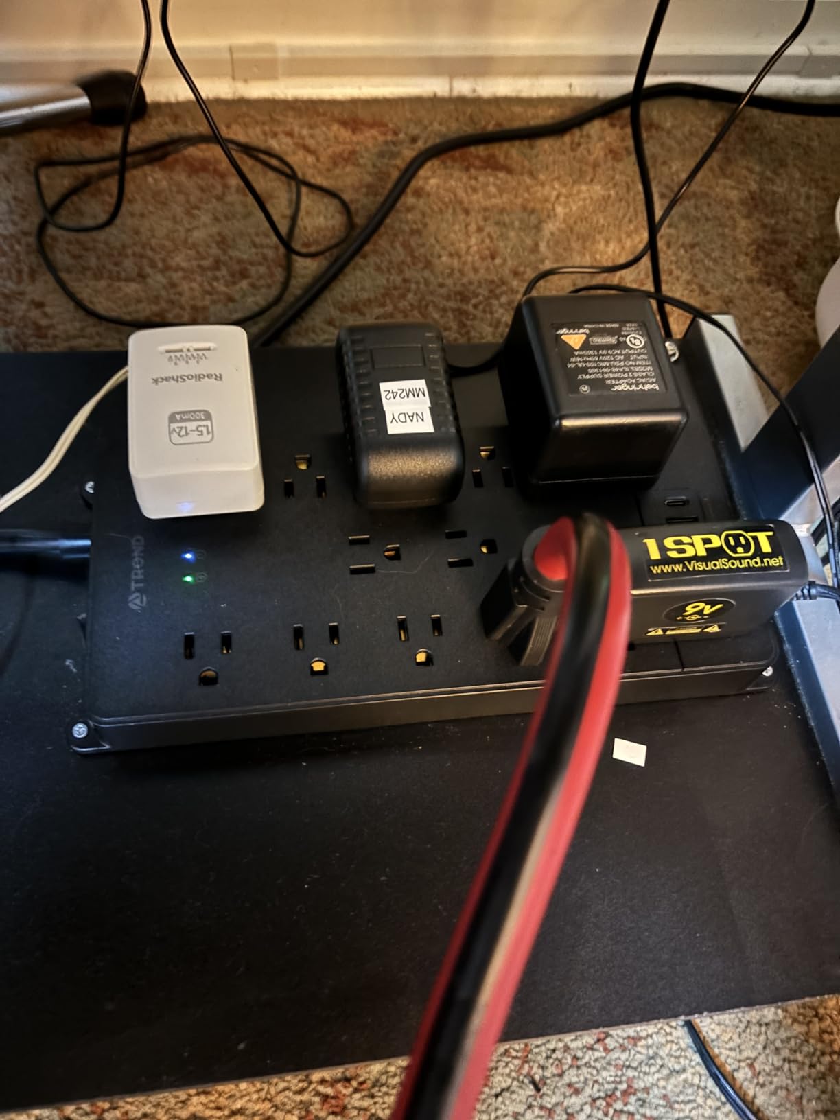 TROND Surge Protector Power Strip 5ft Cord, 4000J, 4 USB, ETL Listed, Black customer photo 2