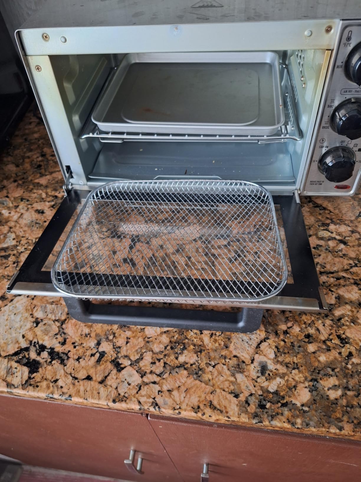 Hamilton Beach 4 Slice Countertop Air Fryer Toaster Oven Combo | Air Fry, Bake, Broil, Toast | 30 Minute Timer | Automatic Shut Off | 200 to 450F Adjustable Temp | Stainless Steel | 31403J customer photo 1