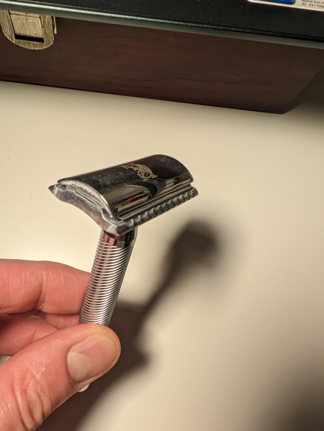 King C. Gillette Safety Razor with Chrome Plated Handle and 5 Platinum Coated Double Edge Safety Razor Blade Refills customer photo 2